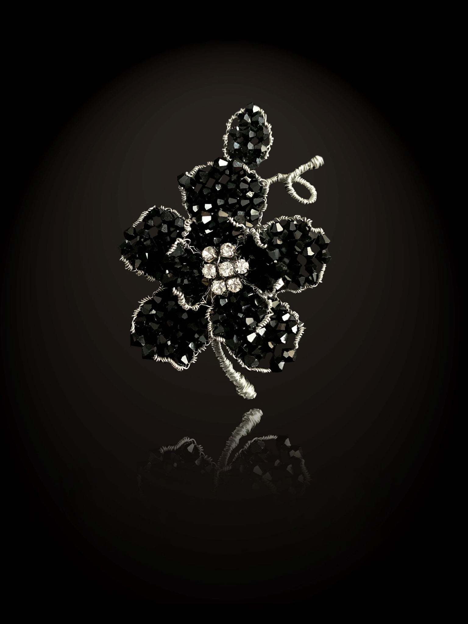 Classic Collection Peony Brooch - Onyx/Silver (Black)