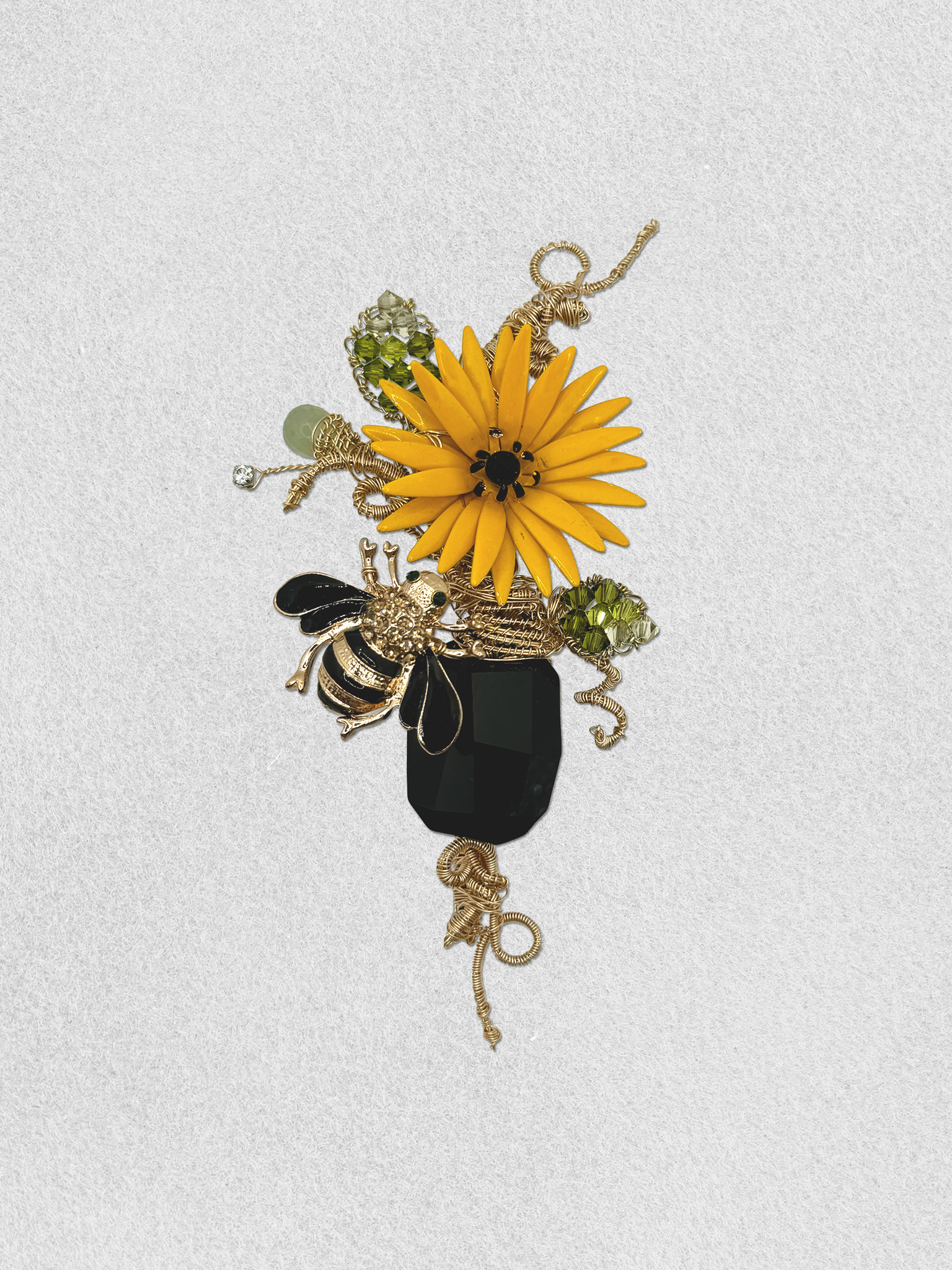 Men's Lapel Pin - Wild Daisy and Bumble