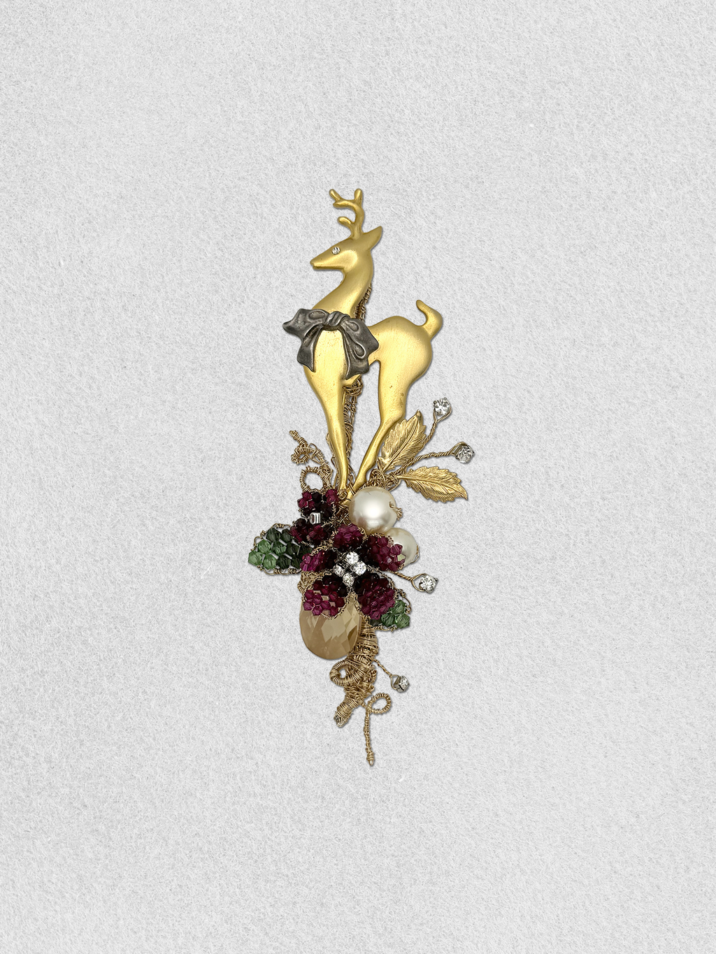Men's Lapel Pin - Dashing to the North – Mindy Lam Jewelry