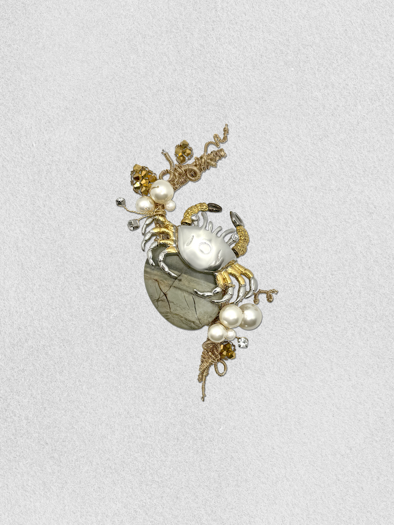 Men's Lapel Pin - Claws of the Beach (Mini)