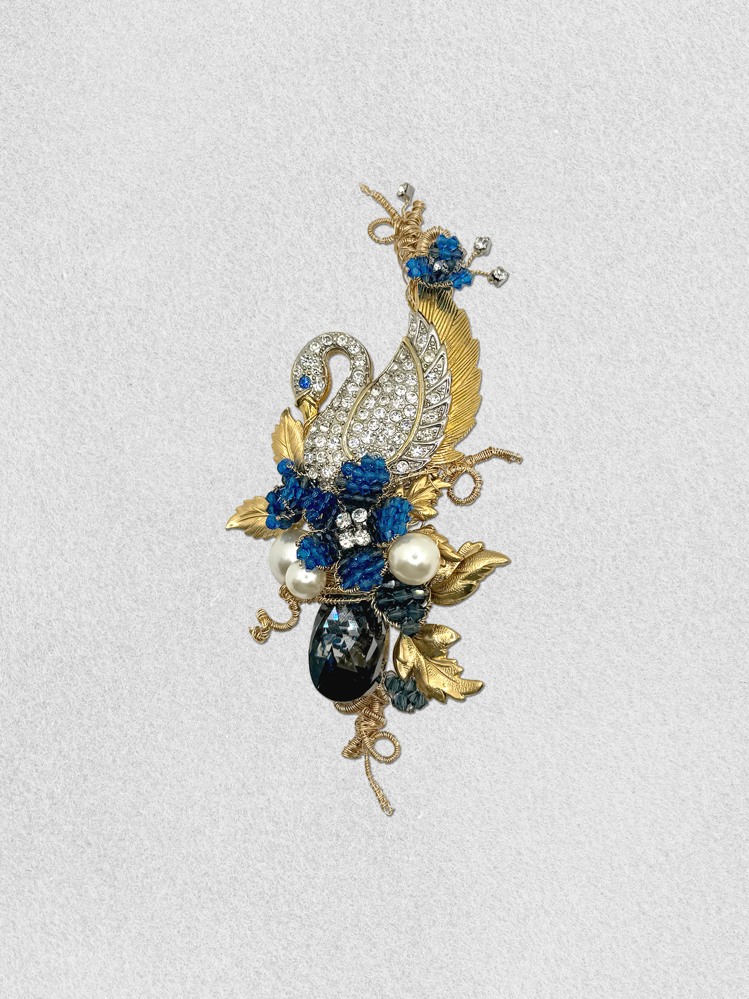 Men's Lapel Pin - Prince of the Lake