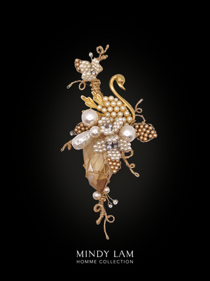 Men's Lapel Pin - Swan of Pearls