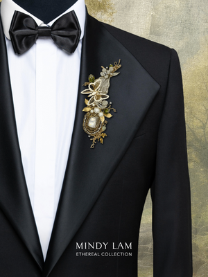 Ethereal Collection Lapel Pin - Glide of the Gilded Wing