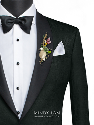 Men's Lapel Pin - The Queen Bee