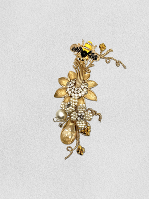 Men's Lapel Pin - Golden Nectar of Spring