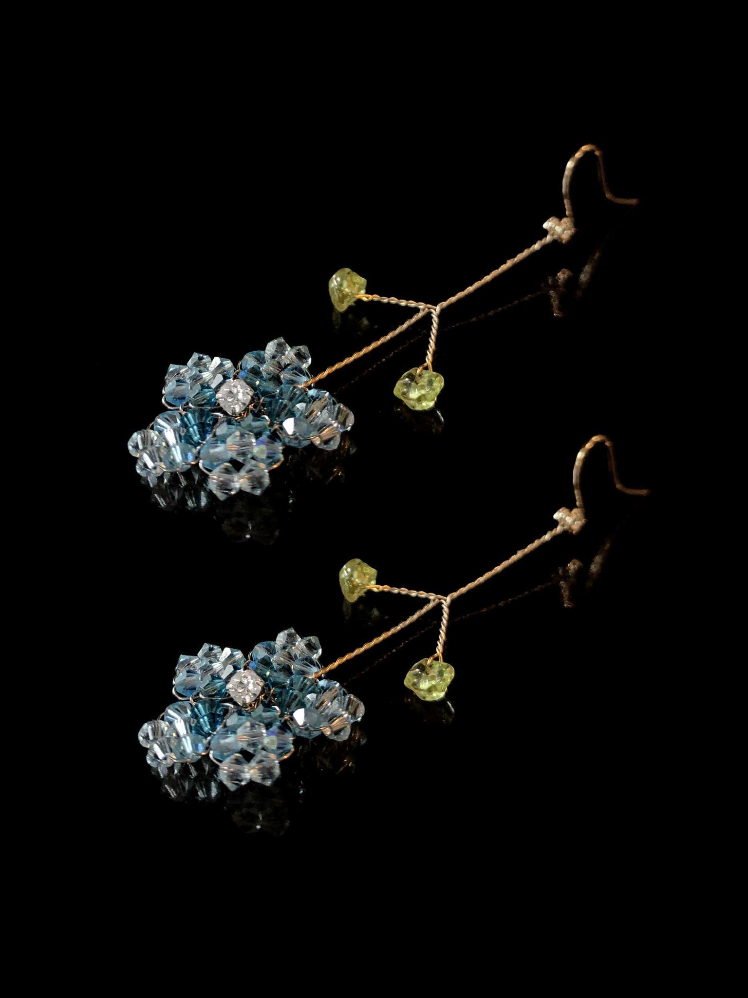 Light Aqua Floral Twist w/Peridot Earring